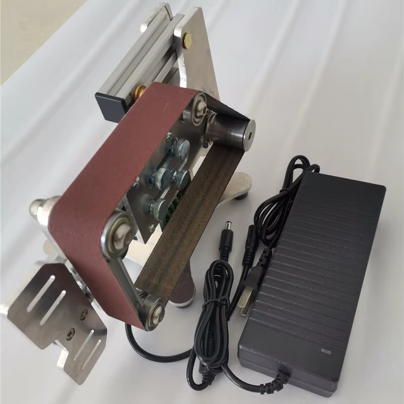 Multifunktionaler Mini-Bandschleifer als Desktop-Poliermaschine für DIY-Projekte in Silber - Bild 1