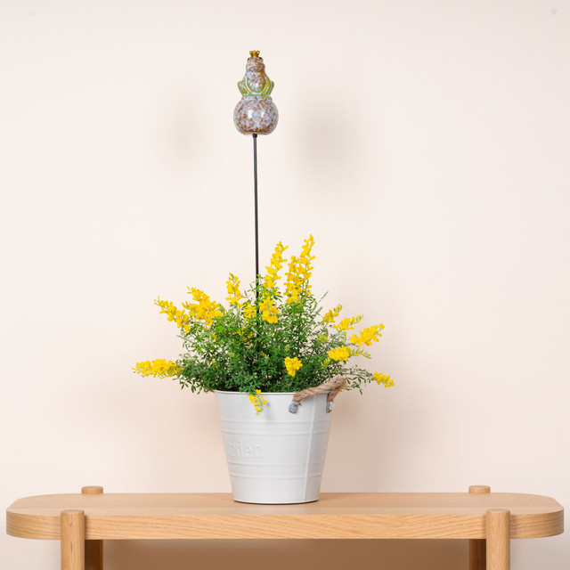 Keramikstecker Frosch Hockend in Gold von BLUME2000, Höhe: 14,0 cm, Breite: 8,5 cm, Tiefe: 8,5 cm - Bild 1