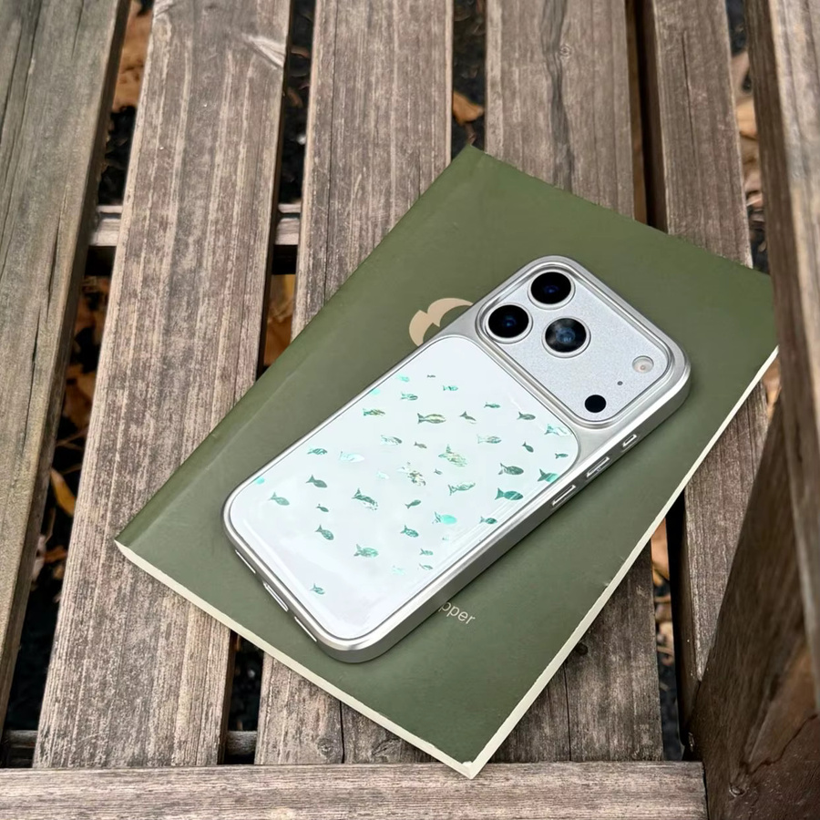 Versilberte Handyhülle aus Acryl mit blauem koreanischem Fisch-Design für iPhone 17 Pro, 16, 15 und 14 Pro Max - Bild 3