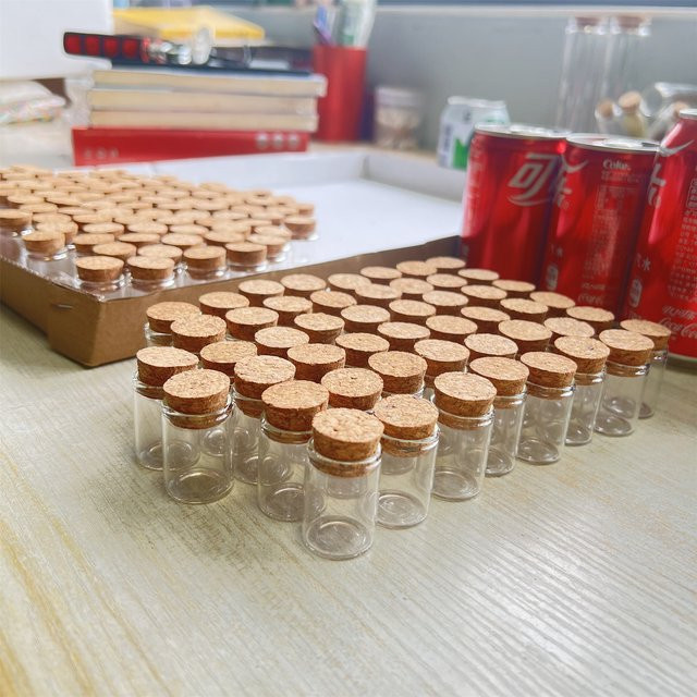 Mini-Weihnachts-Wunschflaschen aus Glas mit Korkverschluss, 5 ml, transparent, B/T/H: 17 x 22 x 30 mm - Bild 1