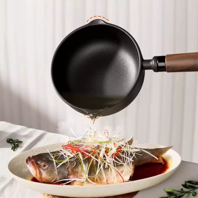 JUSTINLAU Gusseiserne Bratpfanne in Schwarz, kleine Flachbodenpfanne und Milchtopf zum Braten von Eiern - Bild 2