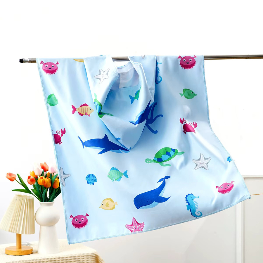 HappyFlute Sandfreies Babyhandtuch mit Kapuze für Jungen und Mädchen in Blau - Bild 1