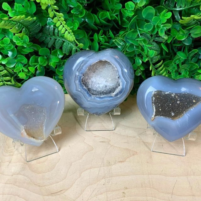 CrystalHola Blauer Achat-Geode Herz als natürliche Dekoration im Boho-Stil - Bild 1
