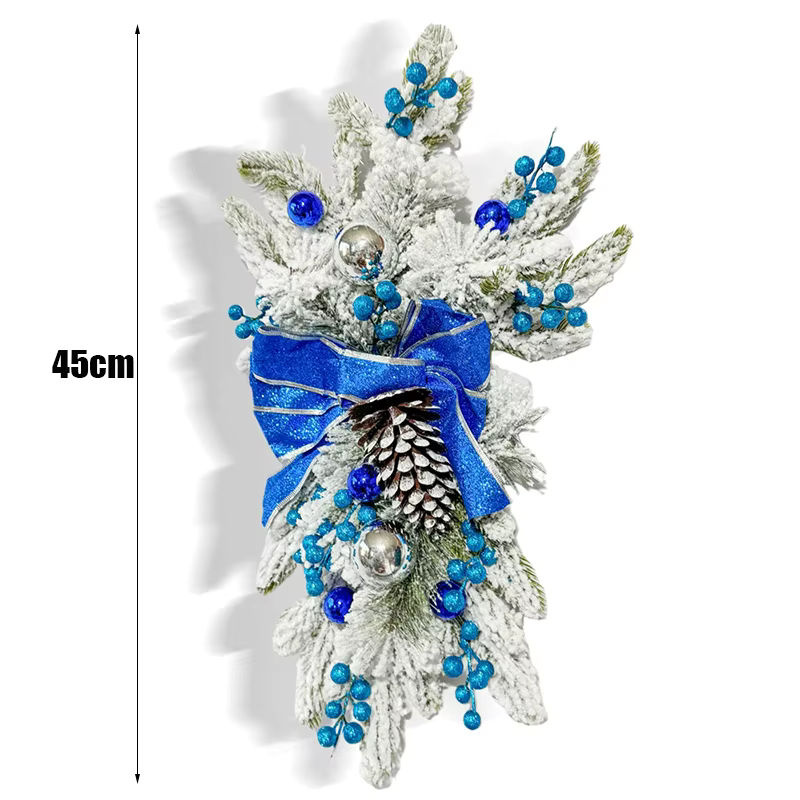 Mehrfarbige weihnachtliche Wanddekoration als hängender Weihnachtskranz aus Textil in Grün - Bild 4