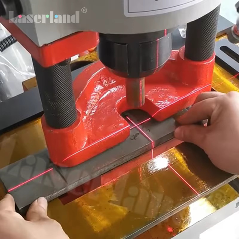 Laserland Rotes Lasermodul als fokussierbarer Kreuzhaar-Locator für Transferpresse, Siebdruck, Stoff, Holzarbeiten und Sägewerksausrichtung - Bild 3