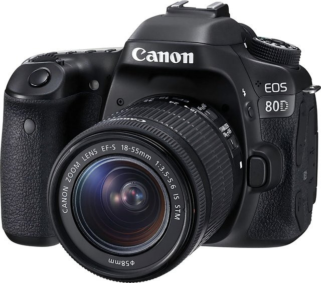 Canon EOS 80D Digitale Spiegelreflexkamera mit EF-S 18-55mm f/3.5-5.6 IS STM Zoomobjektiv in Schwarz - Bild 1
