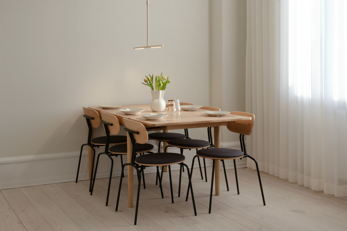 UMAGE Omni Deckenleuchte in Gold/Messing mit LED, dimmbar und höhenverstellbar - Bild 1