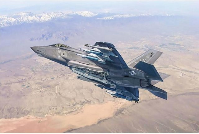 Italeri F-35A (Beast Mode), Fahrzeug, 1:72 - Bild 1