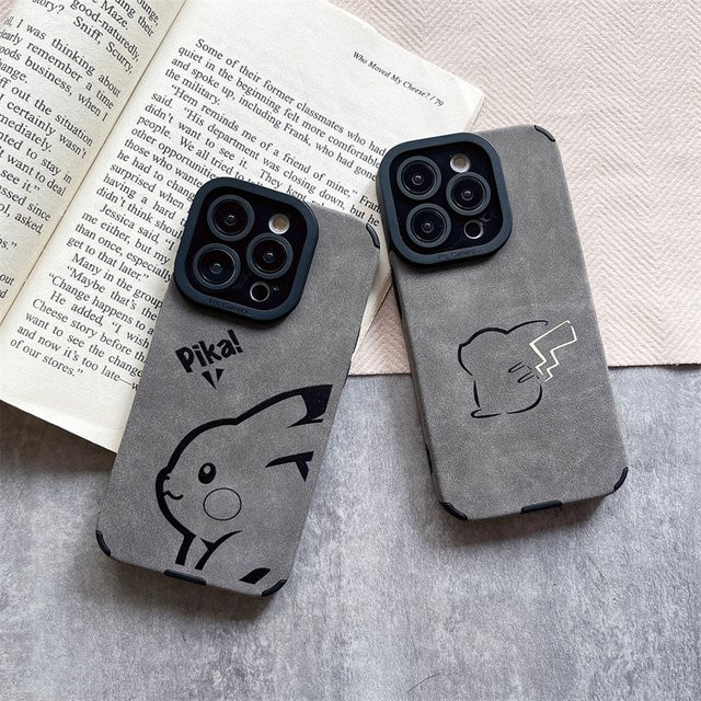 TOPTOY Pokemon Pikachu Handyhülle aus mattem weichem Leder für iPhone 11 bis 17 Pro Max in Grau mit Linsenschutz und stoßfester Silikonhülle - Bild 1
