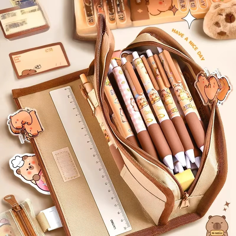 Niedliche Capybara Plüsch-Federtasche in Braun mit großem Fassungsvermögen für Kinder - Bild 4