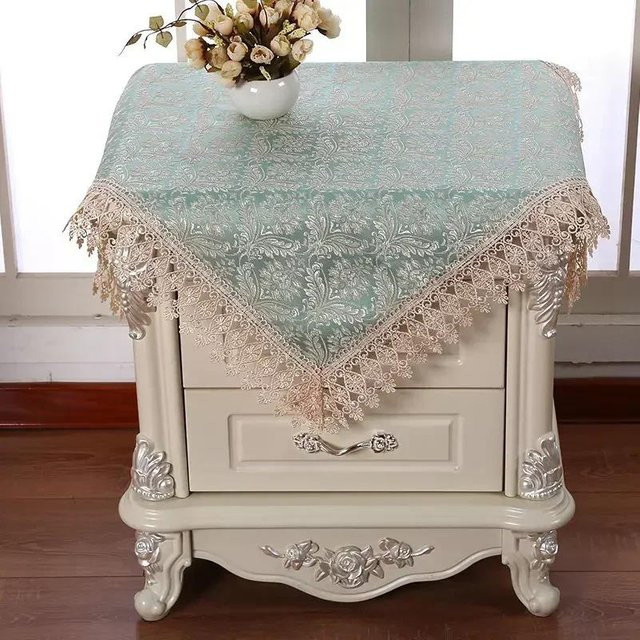 Jacquard-Tischdecke von JINGYUE Pet in Türkis mit floralem Muster und Spitzenrand, quadratisch, B/B: 120 x 120 cm - Bild 1