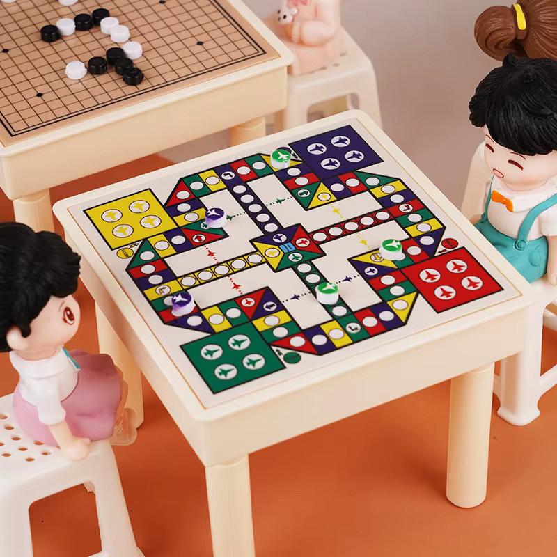 MSFTOYS Mini Flugzeug Schach Gobang Mahjong Tischset, Maßstab 1:12 - Bild 2