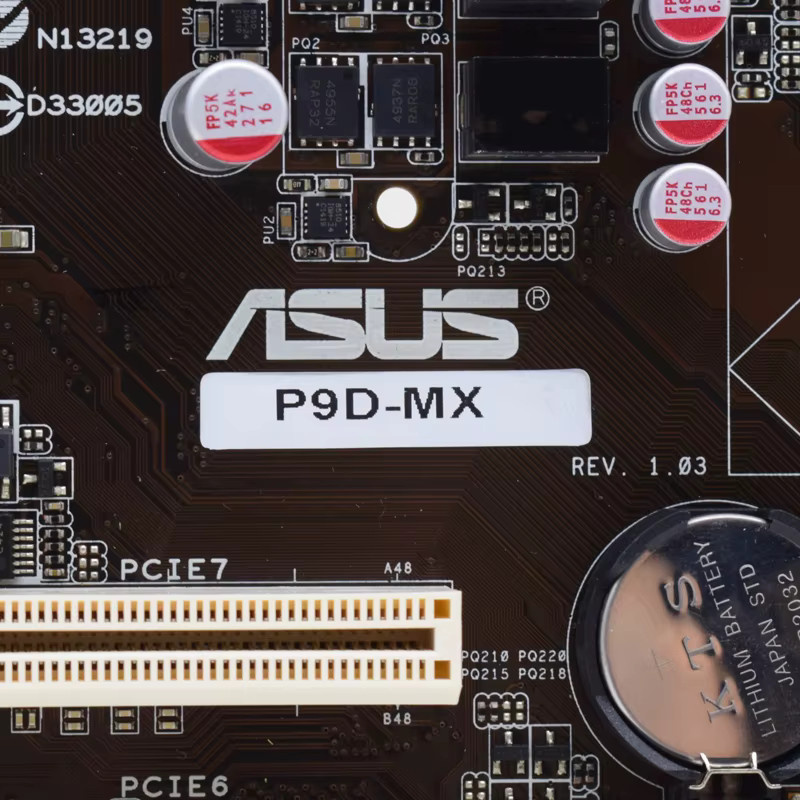 Asus P9D-MX Server-Motherboard mATX mit Intel C226 Chipsatz, LGA1150, unterstützt Xeon E3-1200 v3 CPUs, DDR3 ECC RAM, Dual Gigabit LAN und IPMI in Schwarz - Bild 3