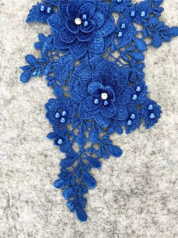 Mehrfarbige 3D-Perlenstickerei-Applikation mit Strass und Spitze als DIY-Nähzubehör in Rot und Blau - Bild 2