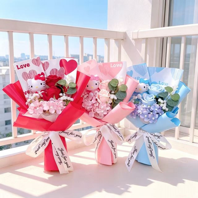 Sanrio Hello Kitty Künstlicher Blumenstrauß als kreatives Geschenk für Geburtstag, Valentinstag oder Muttertag - Bild 1