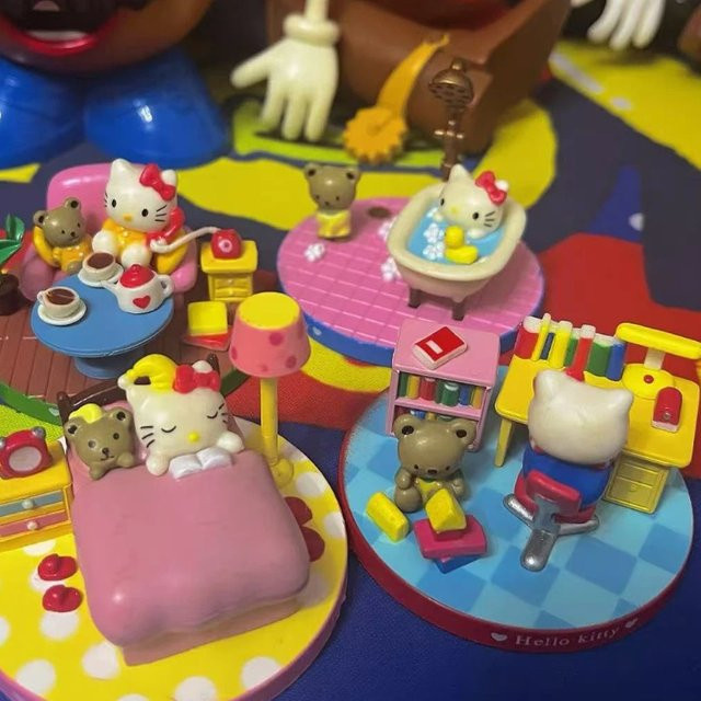 Sanrio Kt Cat Worker Figuren, Blindboxen, Miniatur-Szenen - Bild 1