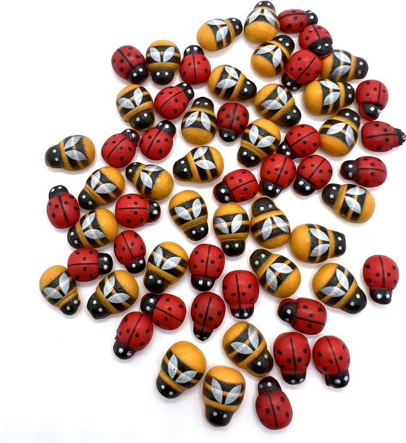 100 Stück selbstklebende Holz-Aufkleber mit Bienen und Marienkäfern in Multicolour für DIY-Scrapbooking - Bild 1