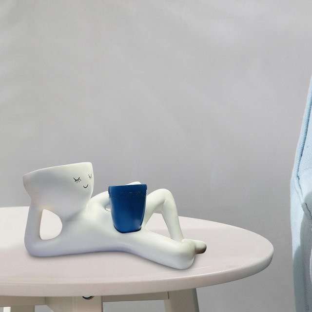 Lazy Guy Pflanzgefäß von SunshineTek in Blau und Weiß aus Kunststoff als dekoratives Ornament für den Innenbereich - Bild 1