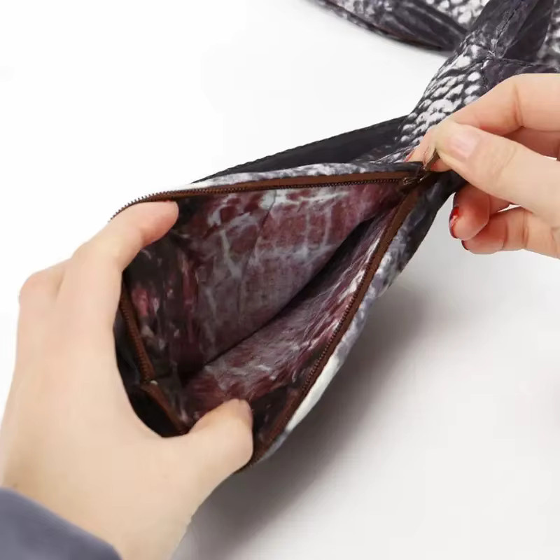 Niedriges Federmäppchen mit Fisch-Design in Gelb und Multicolour, großes Fassungsvermögen, flaches Textil-Etui mit Reißverschluss - Bild 3