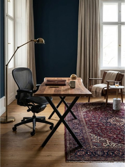 Schreibtisch aus Massivholz Akazie mit Baumkante und X-Gestell von KADIMA DESIGN, Farbe Braun, B/T/H: 120 x 60 x 76 cm - Bild 1