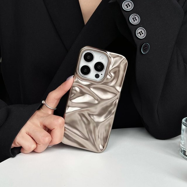 Ästhetische 3D Wellen-Rüschen Silikonhülle für Apple iPhone in Gold - Bild 1