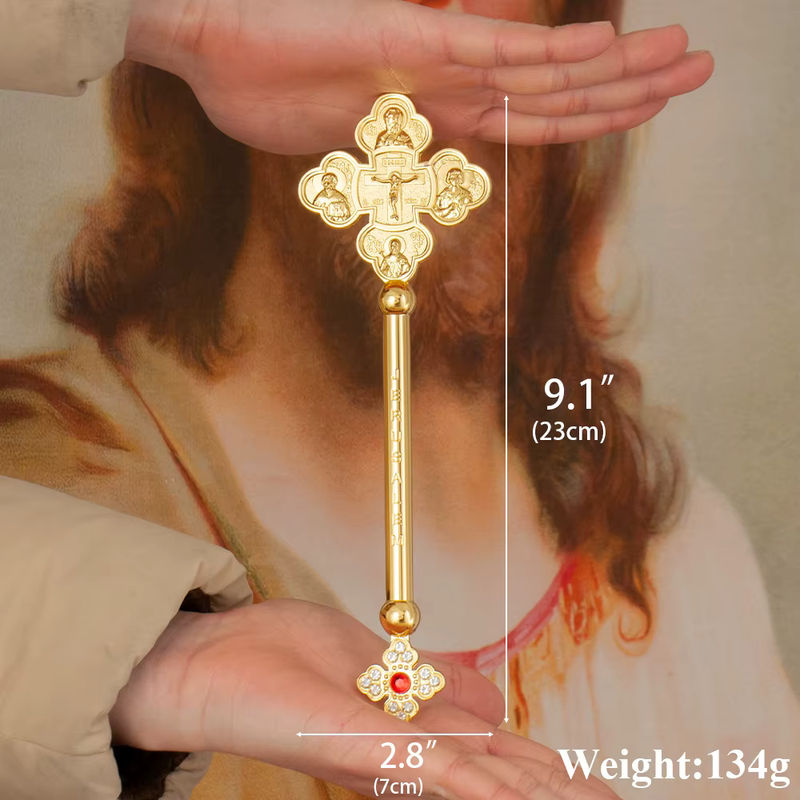 Vergoldetes orthodoxes Kreuz mit religiösen Gravuren und Kristalldekorationen in Gold, Höhe: 23,11 cm - Bild 2