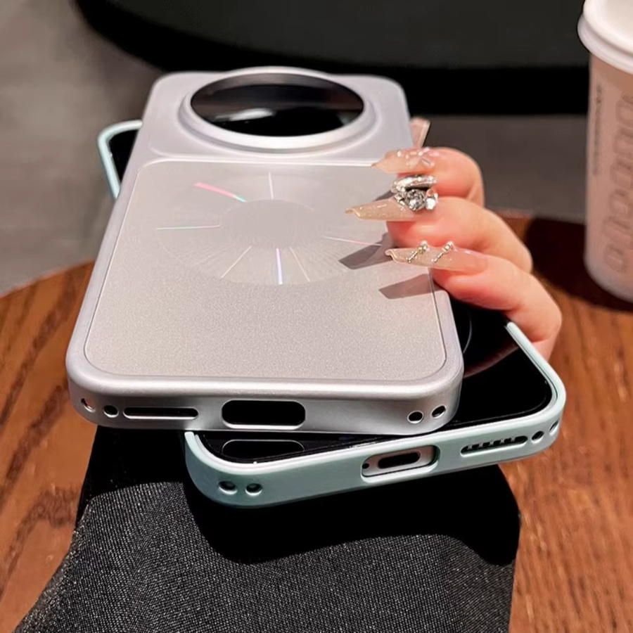 Stoßfeste magnetische Schutzhülle für Huawei Mate 80 Pro Max in Schwarz und Silber mit mattem Finish und MagSafe Wireless Charging Unterstützung - Bild 2