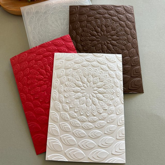 3D-Prägeform mit Blütenblatt-Motiv für DIY-Karten, Fotoalben und Kunststoff-Collagen aus Kunststoff - Bild 1