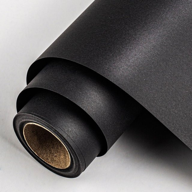 Schwarze Kraftpapierrolle für Bastelarbeiten, Poster und Geschenkverpackungen in matter Optik - Bild 1