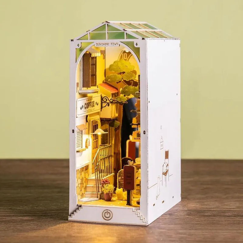 ROBOTIME Rolife Sunshine Town Bücherregal Deko-Set TGB02 aus Holz und Glas in Mehrfarbig - Bild 3