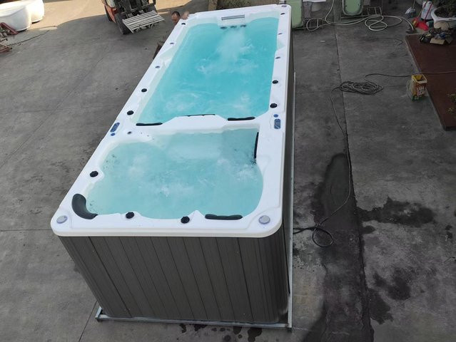 tuboom Whirlpool-Badewanne RS062B für 8 Personen aus Acryl in Weiß, B/T/H: 585 x 225 x 150 cm - Bild 1
