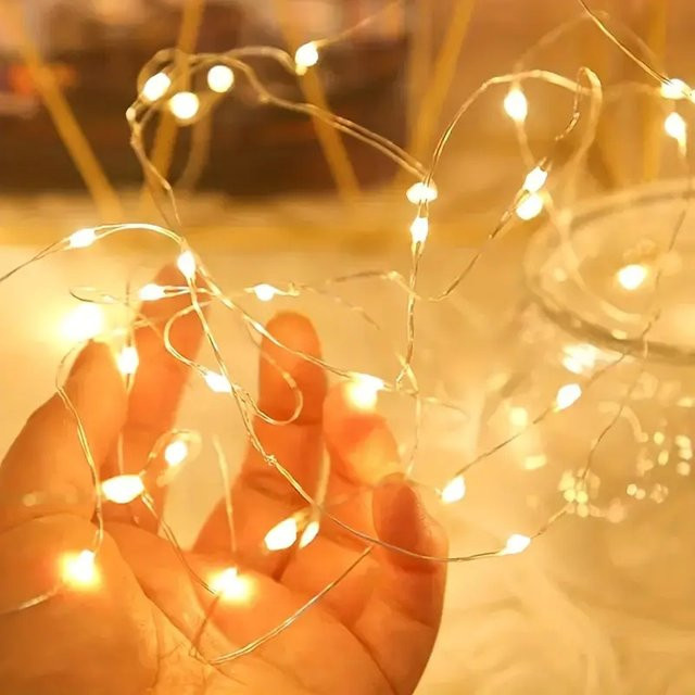 OKAL RED EAST LED-Lichterkette mit Herz-Motiven in Warmweiß, USB-Betrieb, Kupferdraht für Garten und Weihnachtsdekoration - Bild 1
