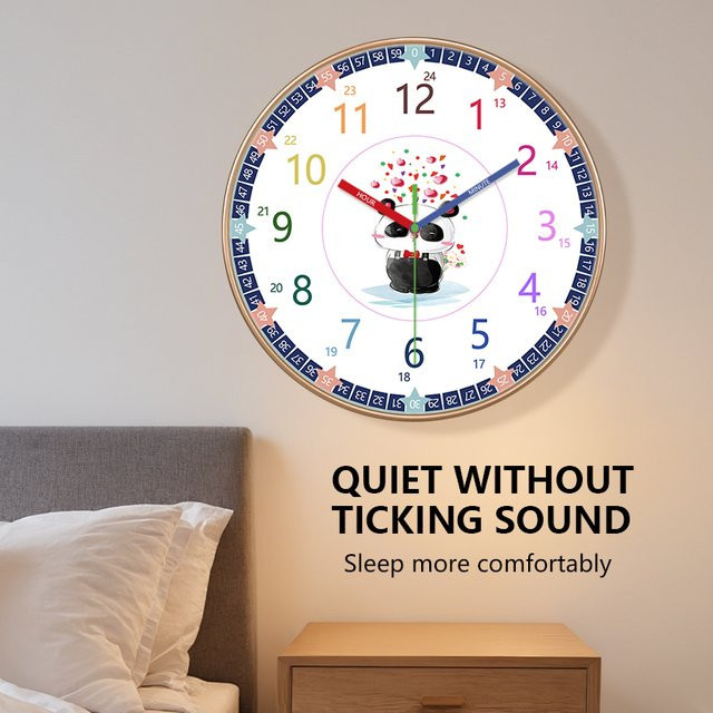 P.chuang Analoge Wanduhr im Panda-Design für Kinder mit bunten Zahlen und geräuschlosem Uhrwerk, Rund, Multicolour/Gold - Bild 1