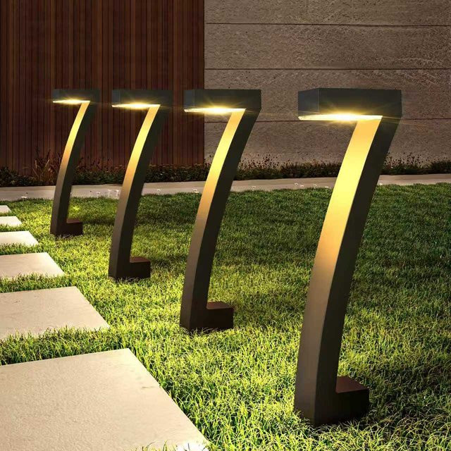 Lanzhong Solar Solarpfadleuchten in Schwarz mit warmweißer LED und modernem geometrischem Design für den Garten - Bild 1