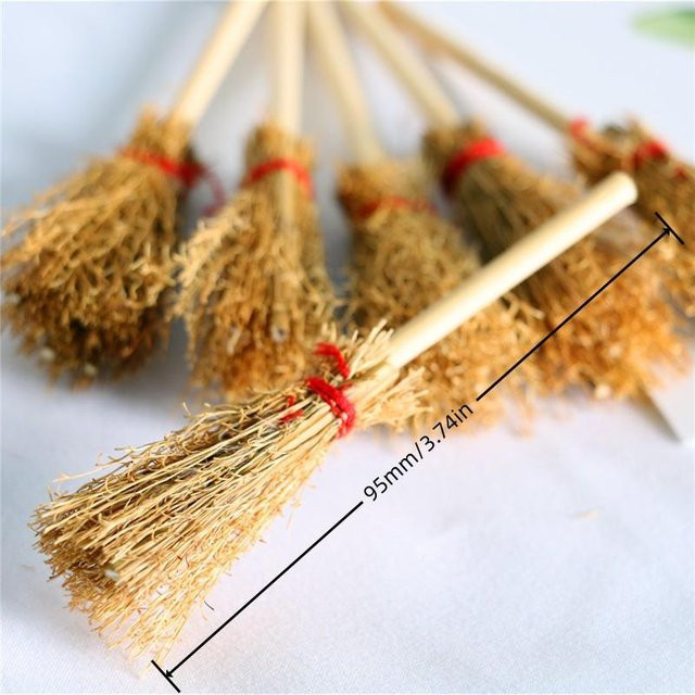 Binchi Outdoor Product Miniatur Puppenhaus Besen, Holz, 2-teiliges Set, ab 14 Jahren - Bild 1