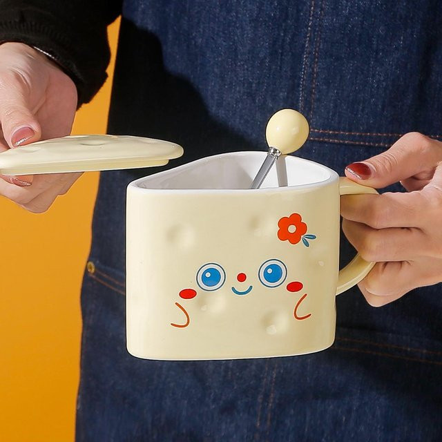 Kreative Keramiktasse im Cartoon-Käse-Design von Yiran Furniture mit Deckel und Löffel, Gelb, 450,5 ml - Bild 1