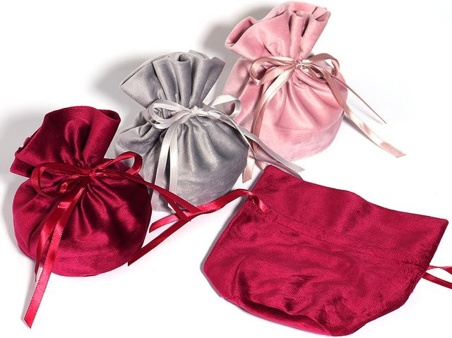 Louleur Samt-Beutel mit Kordelzug für Schmuck und Geschenke in Grau und Rot - Bild 1