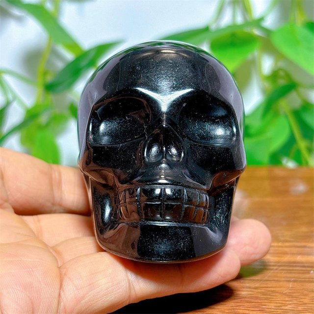 Schwarzer Obsidian Schädel von MOMO MARKET in Gotik-Design für Halloween und Tag der Toten - Bild 1