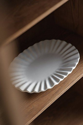 Jotex BONNIE Servierteller aus Keramik, Weiß, gestreift, Durchmesser: 36,5 cm - Bild 1