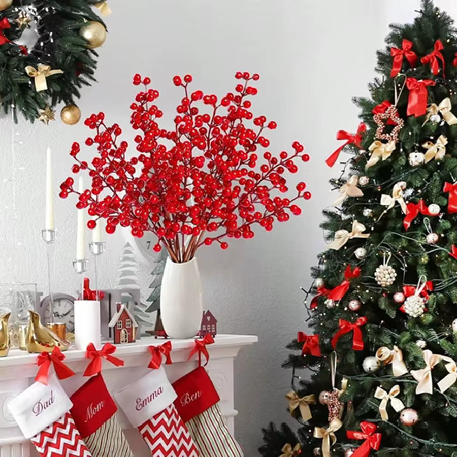 ZQCY Künstliche Holly Pflanze mit roten Früchten für Weihnachts- und Neujahrsdekoration sowie Hochzeiten in Rot und Grün - Bild 2