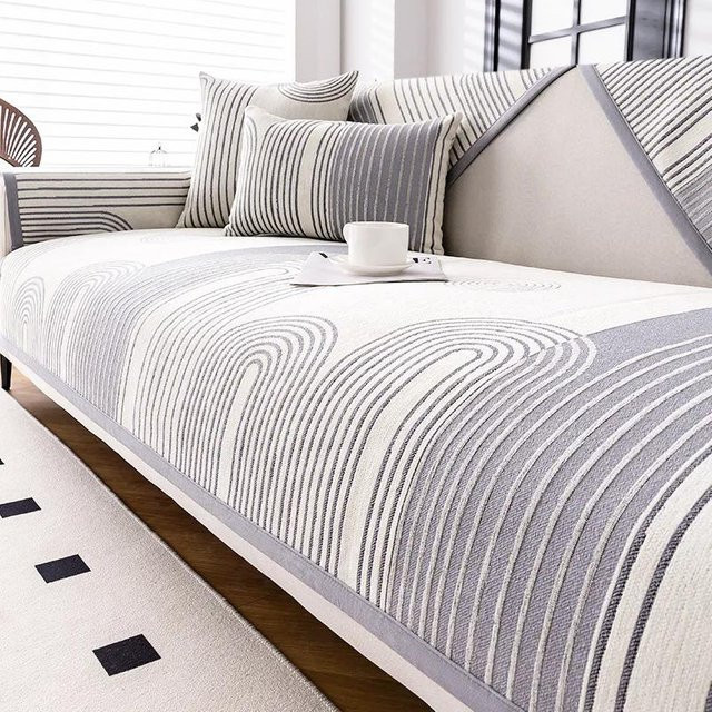Chenille-Sofakissen mit Streifengeometrie in Grau und Schwarz, quadratischer Couchbezug für das Wohnzimmer, B/B: 70 x 70 cm - Bild 1