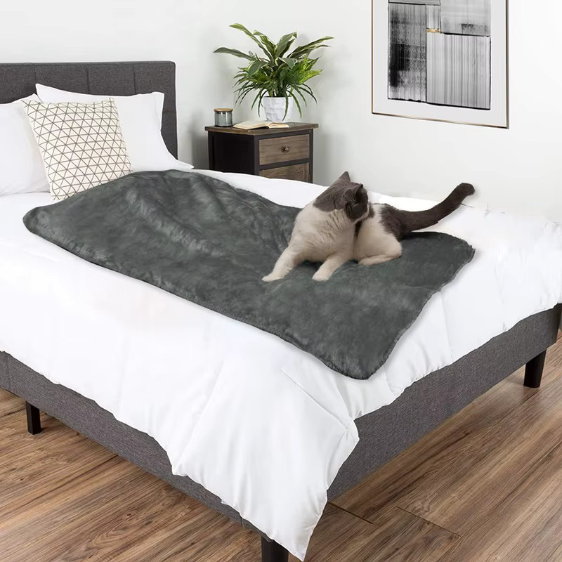 Inyahome Wasserdichte Hunde-Haustier-Decke in Grau, umkehrbare Plüschdecke als Schutz für Bett und Couch - Bild 4