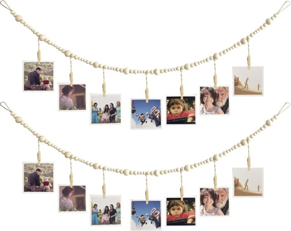 Rustikales Foto-Display zum Aufhängen an der Wand mit Holzperlen und Schnur in Beige - Bild 1