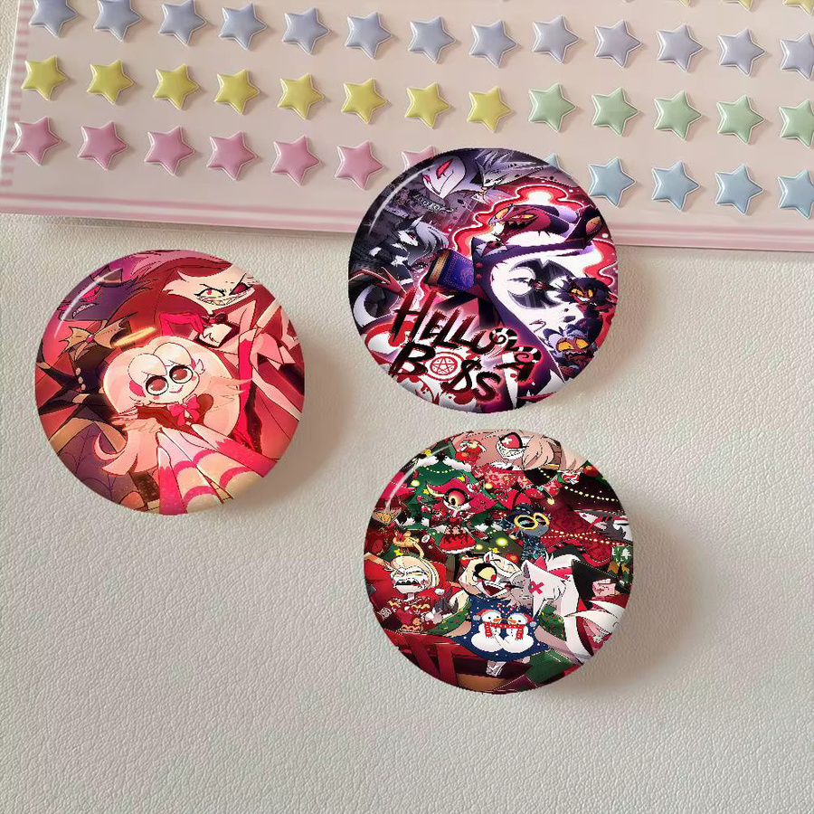Mesuca Button Pin Brosche, Angel Dust Alastor Anime, Unisex - Bild 2