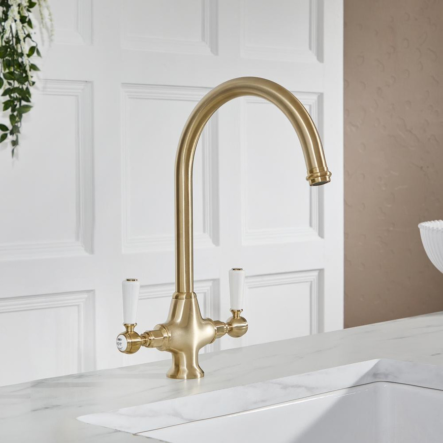 HudsonReed Küchenarmatur Elizabeth mit zwei Griffen und schwenkbarem Hahn in satiniertem Gold, Höhe: 37,9 cm, Breite: 25,9 cm, Tiefe: 22,0 cm - Bild 1