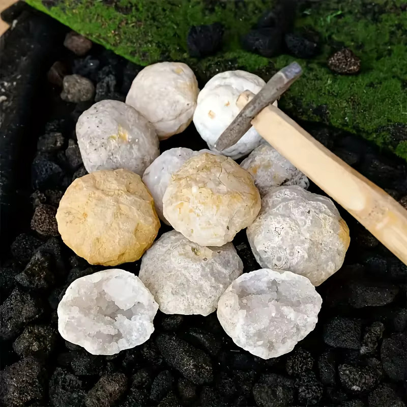 Marokkanisches Achatgeode-Ei aus rohem Stein, weißer Kristallcluster als Sammlerstück und Dekoration - Bild 3