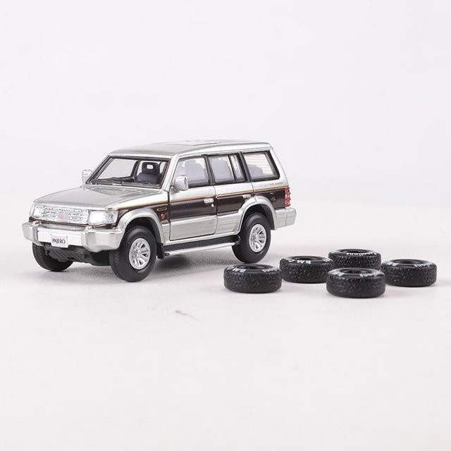 Linyi Pajero Super Exceed Legierungsmodellauto, 1:64, Schwarz, ab 18 Jahre - Bild 1