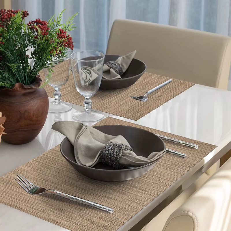 Khkai Tischsets aus PVC, hitzebeständig, rutschfest und fleckenabweisend, waschbar, rechteckig, Farben: Rot und Braun - Bild 4