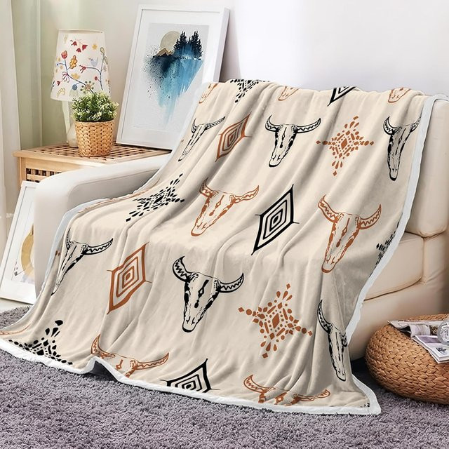 Boho-Kuscheldecke von JMG Household Supplies in Beige mit aztekischem Stierschädel-Muster und geometrischem Design, B/B: 130 x 150 cm - Bild 1
