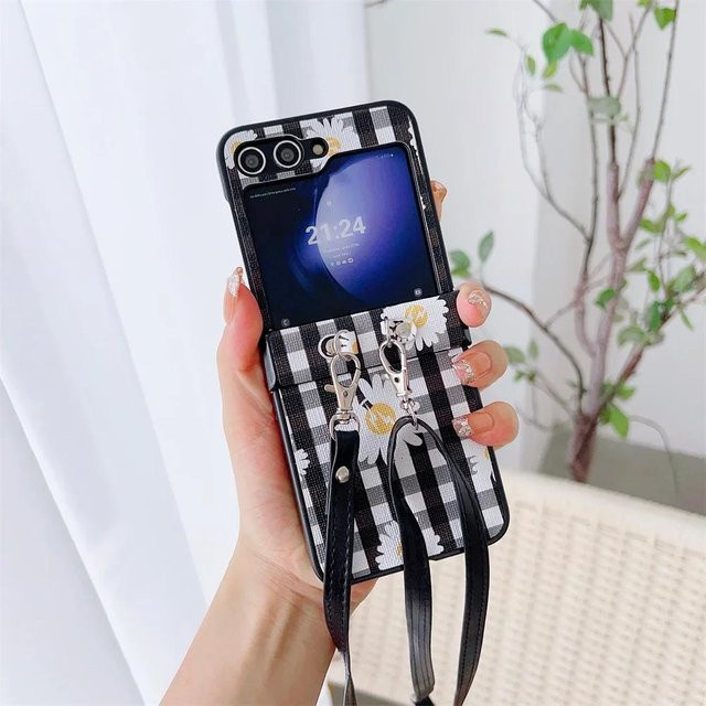Crossbody Lanyard Leder Handyhülle mit Gitter-Design für Samsung Galaxy Z Flip 6 5 4 3 5G inklusive Scharnierschutz und stoßfester Hartschale in Schwarz - Bild 1